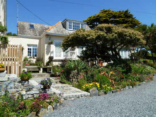 Luxury holiday cottage with seaviews Pldhu, Mullion, Lizard, Cornwall