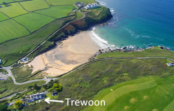 Cornwall Seaside Cottages Overlooking The Beach And Sea Seaside